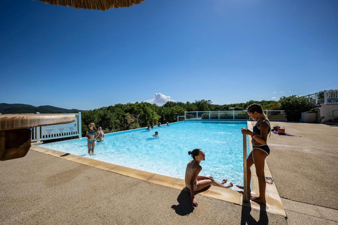 Charmant Camping Familiale 3 Etoiles Vue 360 Plage Piscine A Debordement Empl Xxl Labeaume Luaran gambar