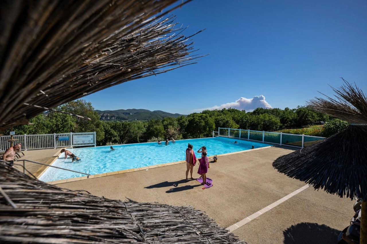 Charmant Camping Familiale 3 Etoiles Vue 360 Plage Piscine A Debordement Empl Xxl Labeaume Luaran gambar