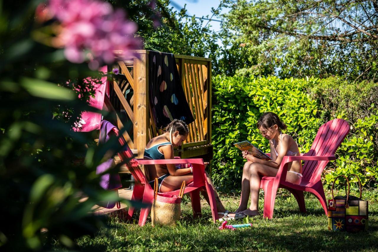 Charmant Camping Familiale 3 Etoiles Vue 360 Plage Piscine A Debordement Empl Xxl Labeaume Luaran gambar