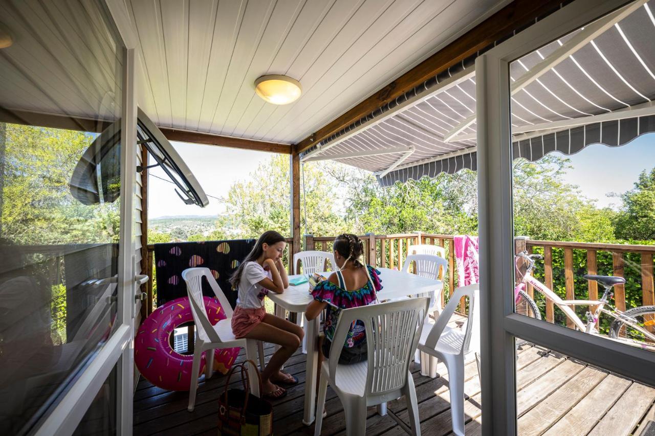 Charmant Camping Familiale 3 Etoiles Vue 360 Plage Piscine A Debordement Empl Xxl Labeaume Luaran gambar