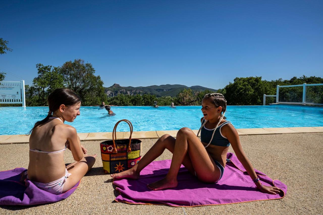 Charmant Camping Familiale 3 Etoiles Vue 360 Plage Piscine A Debordement Empl Xxl Labeaume Luaran gambar