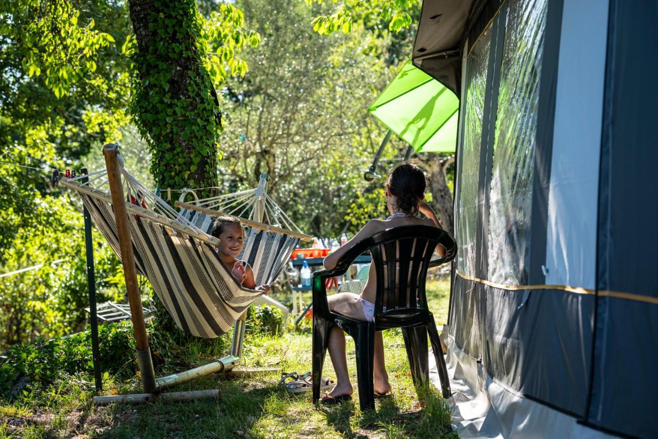Charmant Camping Familiale 3 Etoiles Vue 360 Plage Piscine A Debordement Empl Xxl Labeaume Luaran gambar