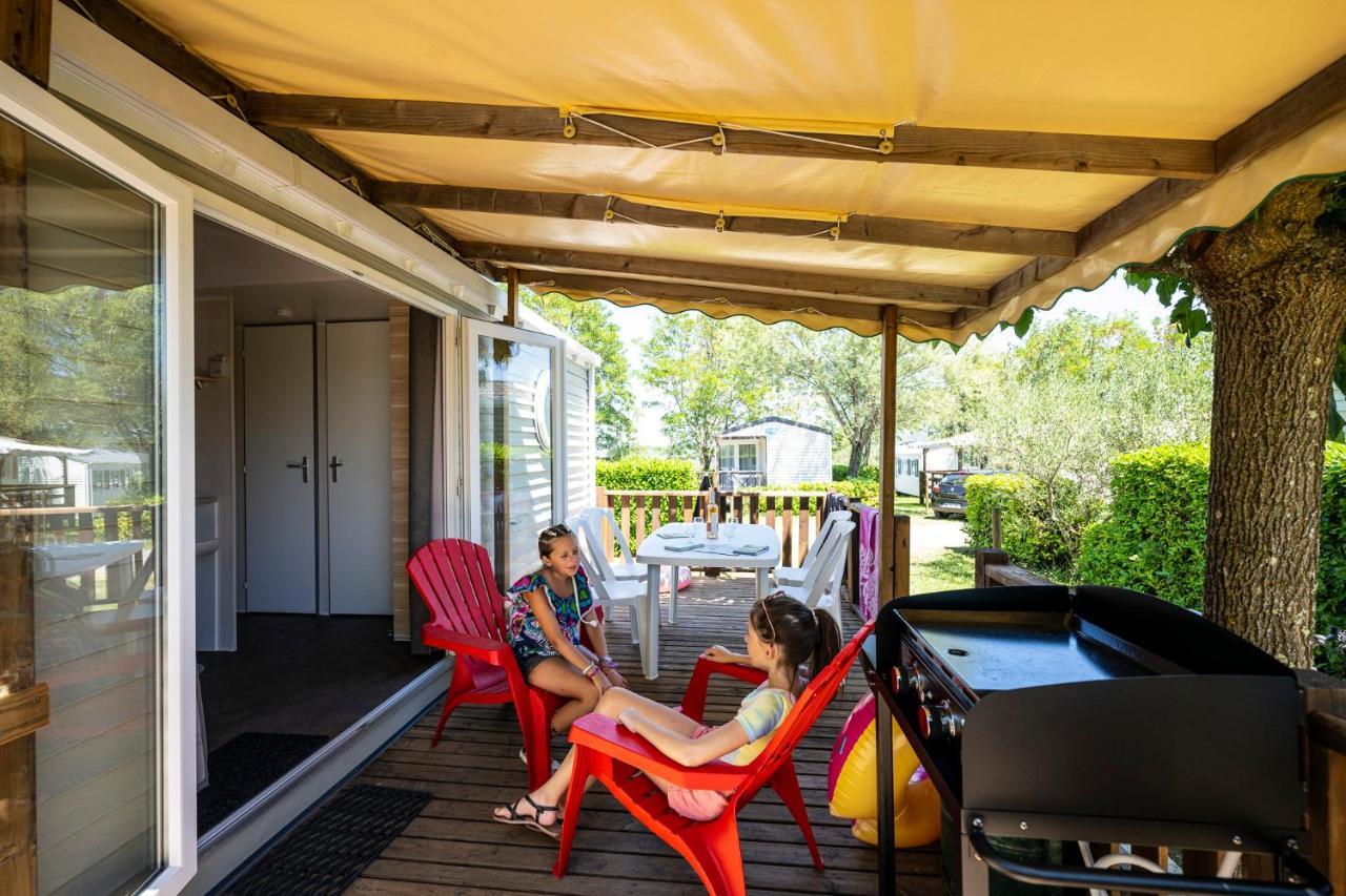 Charmant Camping Familiale 3 Etoiles Vue 360 Plage Piscine A Debordement Empl Xxl Labeaume Luaran gambar